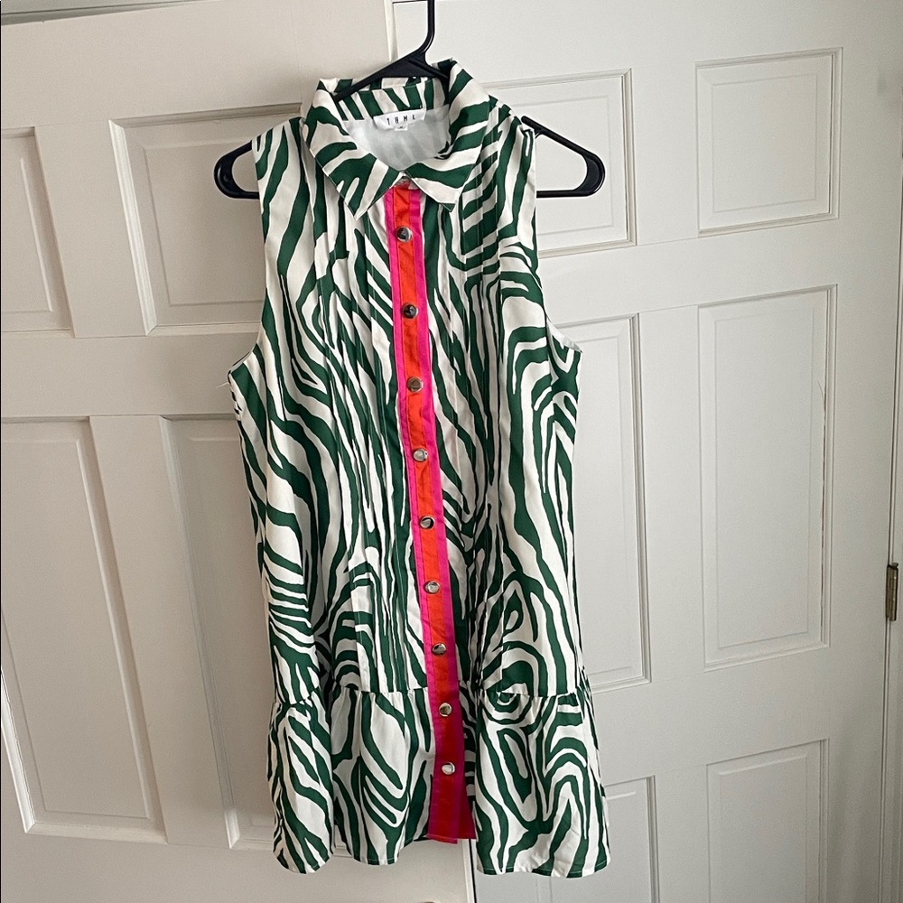 Green & White Zebra Print Sleeveless Button Dress with Pink Placket